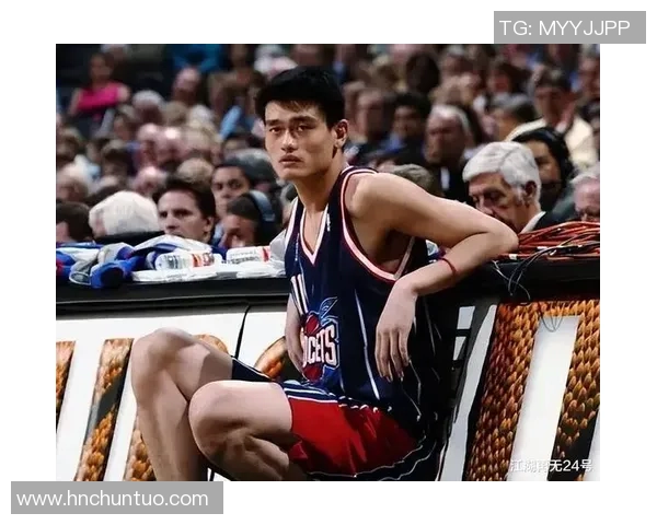 姚明在比赛中精彩扣篮瞬间回顾与技术解析