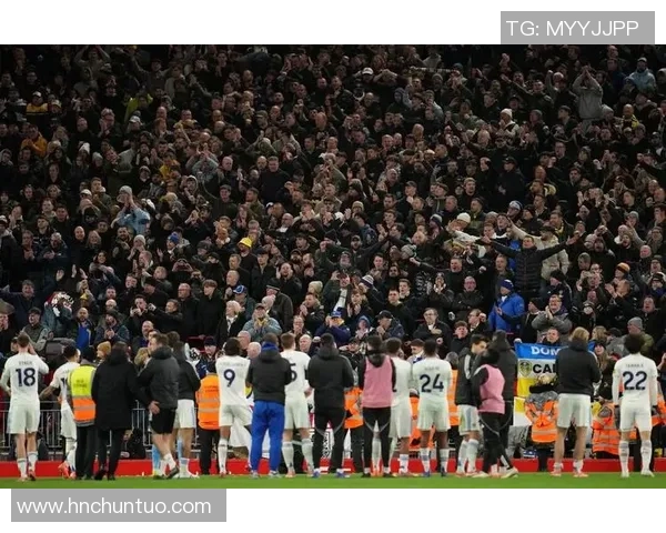 英超激战：多特蒙德与尤文图斯战成平局补时进球引发全场狂欢