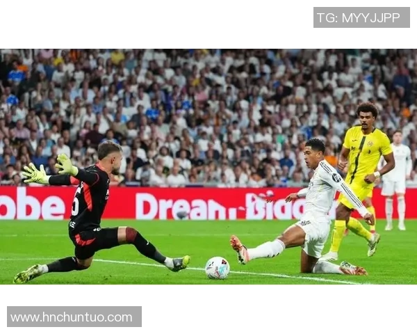 西甲焦点战：拜仁3-0战胜皇马红牌事件引发全场热议与争议